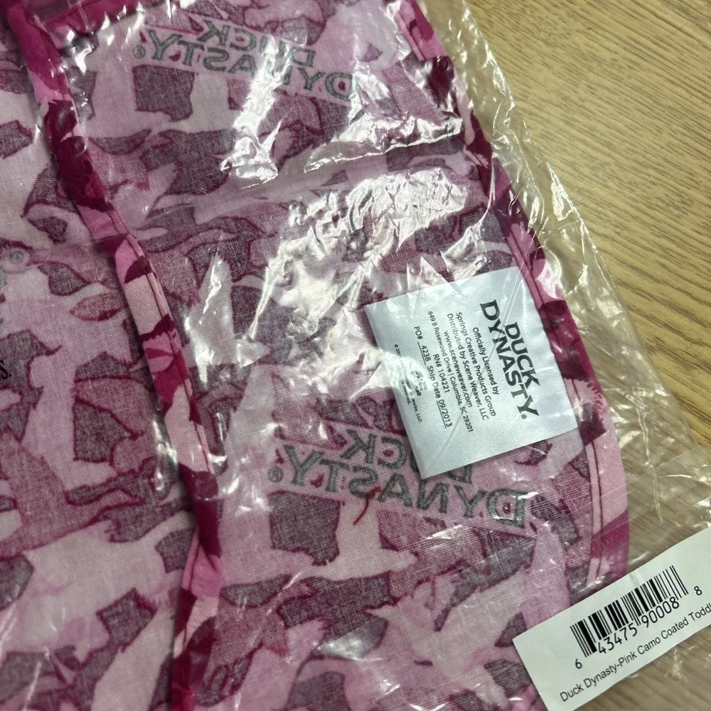 Duck‎ Dynasty Pink Camo Coated Toddler Bib - New in Package Lot Of 3
